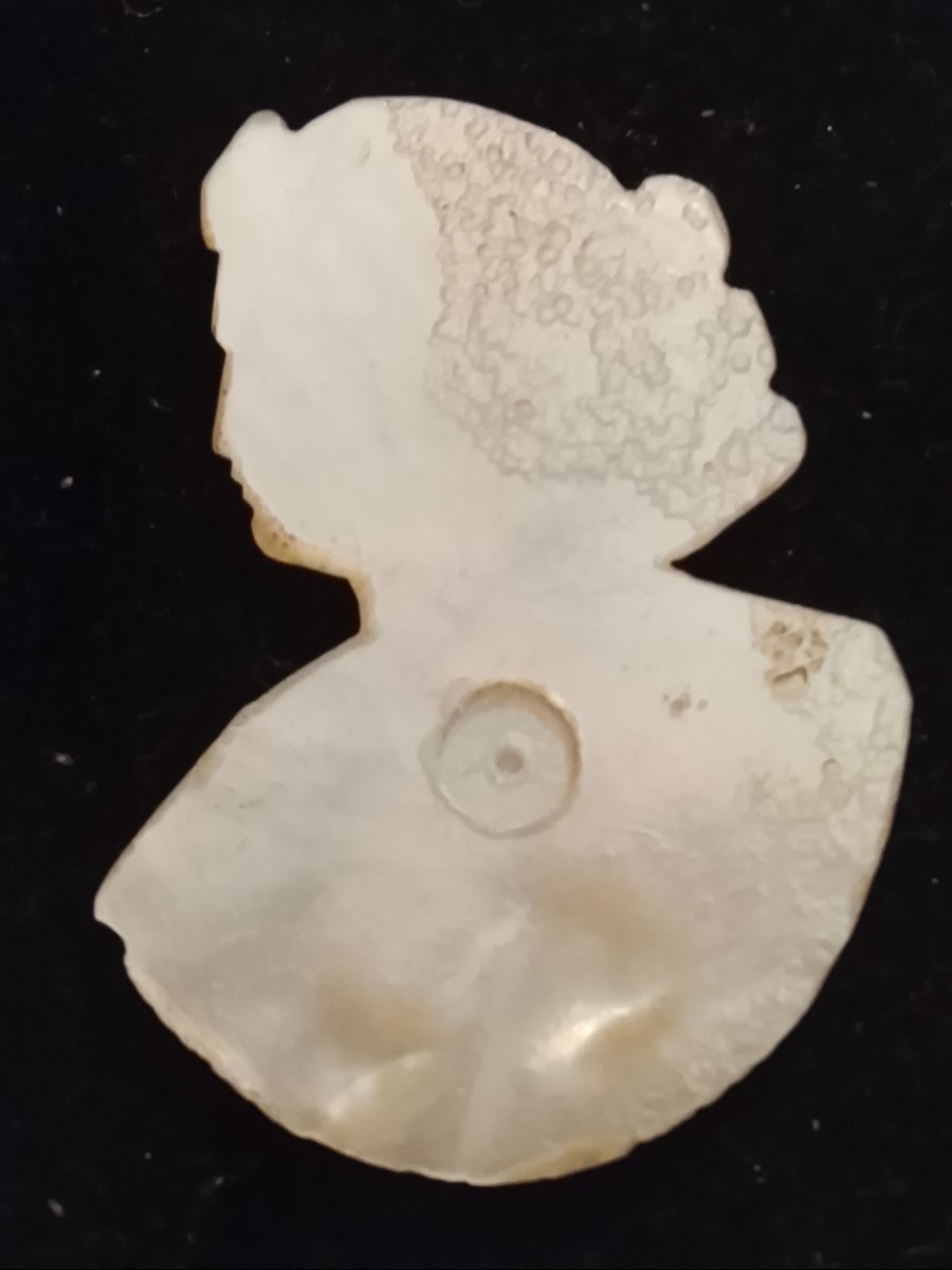 Important Antique Mother-of-pearl Cameo Profile Of A Woman, Meru Work Circa 1830-photo-1