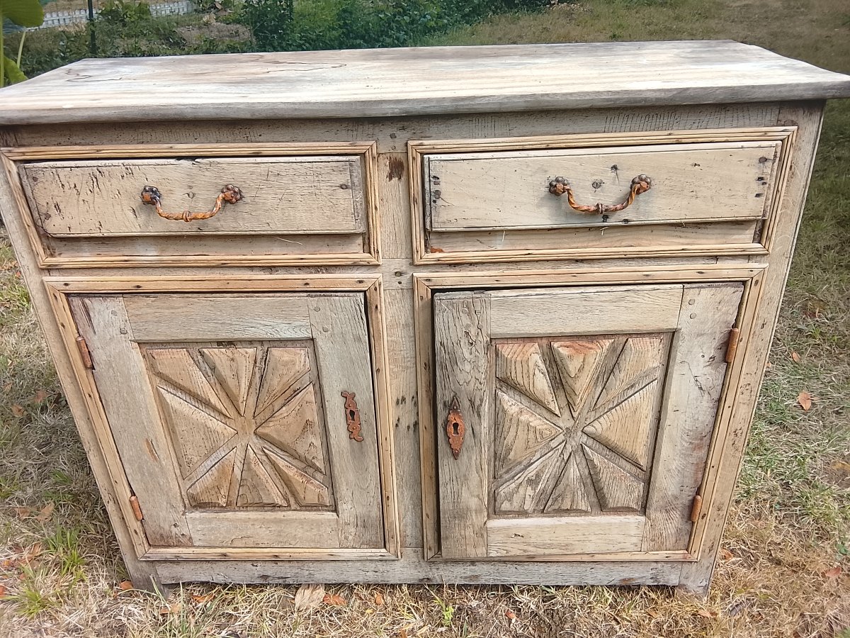 Buffet rustique de style louis XIII patine brute XIXe