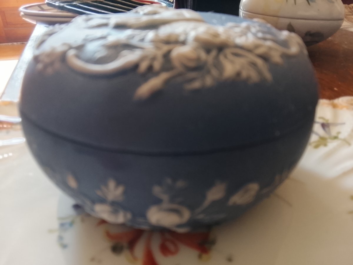 Limoges Biscuit Candy Dish In The Wedgwood Style, Circa 1900-photo-3