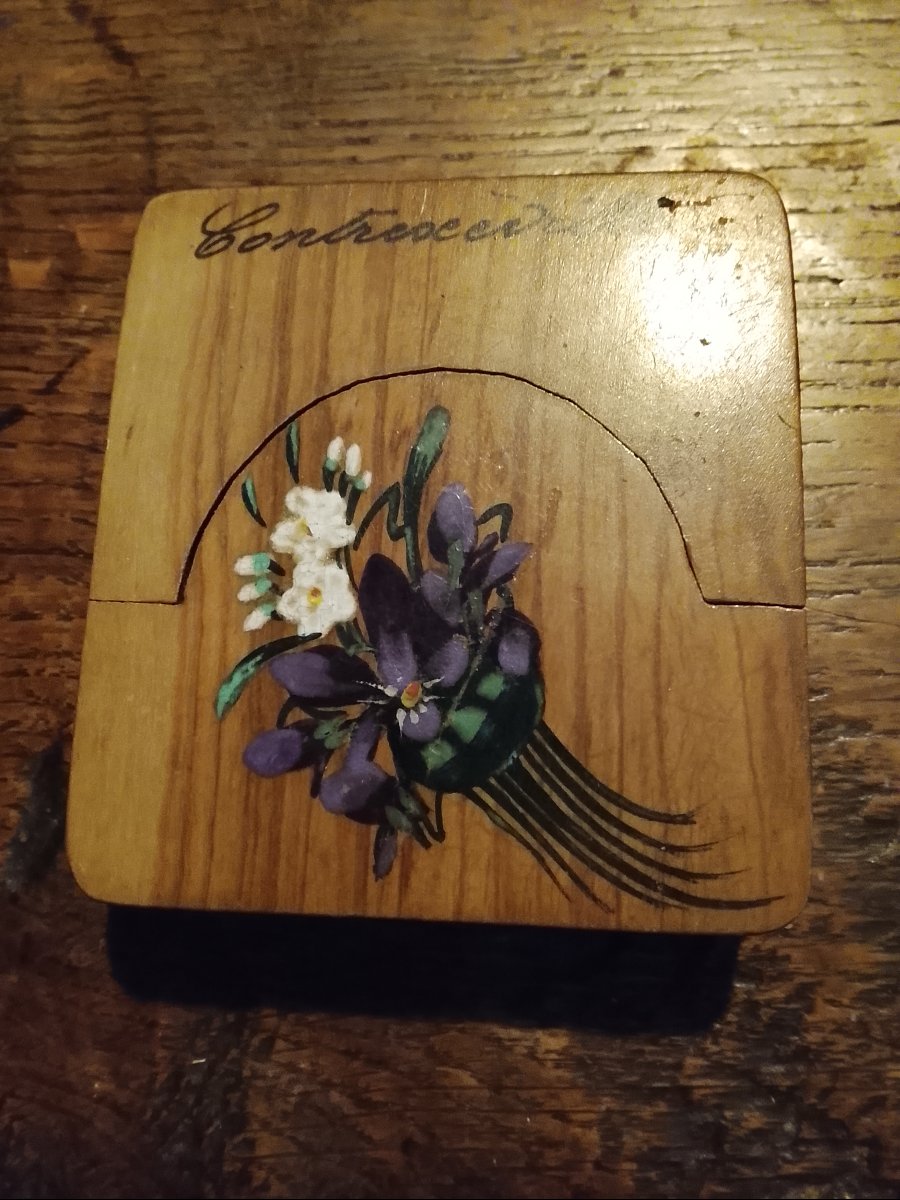 Porte montre en bois de buis souvenir de Contrexéville vers 1900