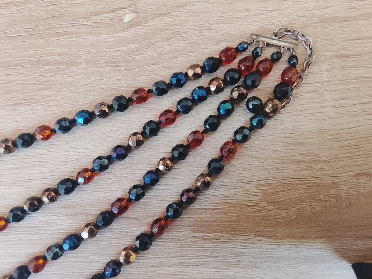 Collier en perles de verres facettées quatre rangs circa 1940-photo-4