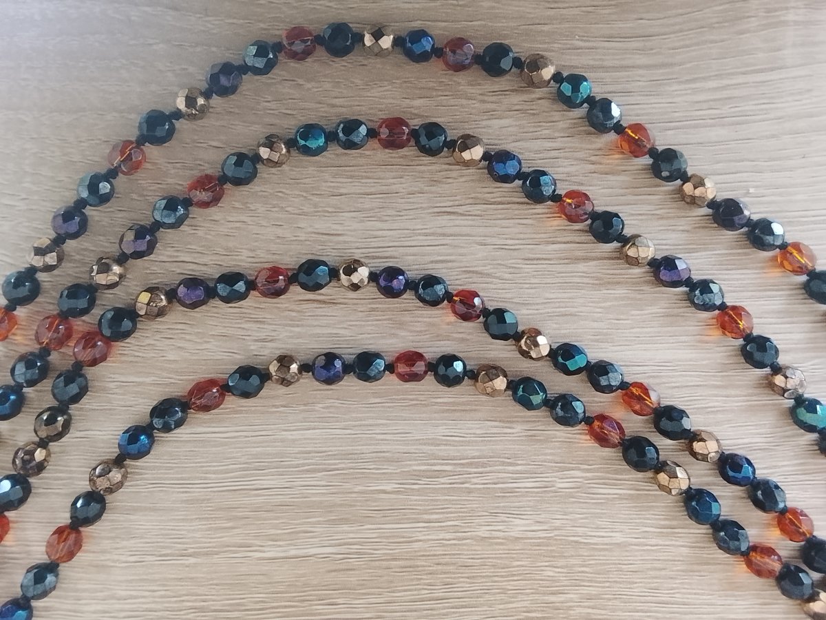 Collier en perles de verres facettées quatre rangs circa 1940-photo-4