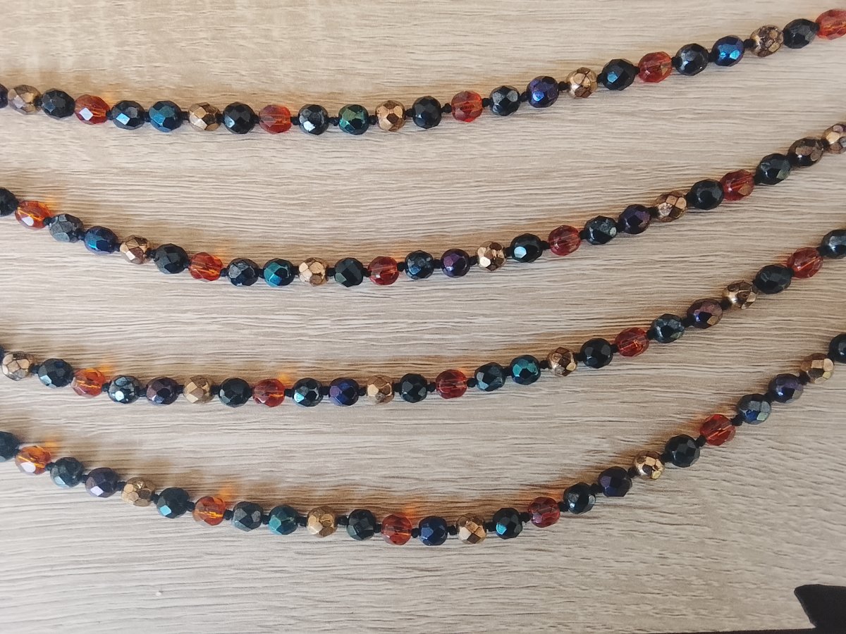 Collier en perles de verres facettées quatre rangs circa 1940-photo-7