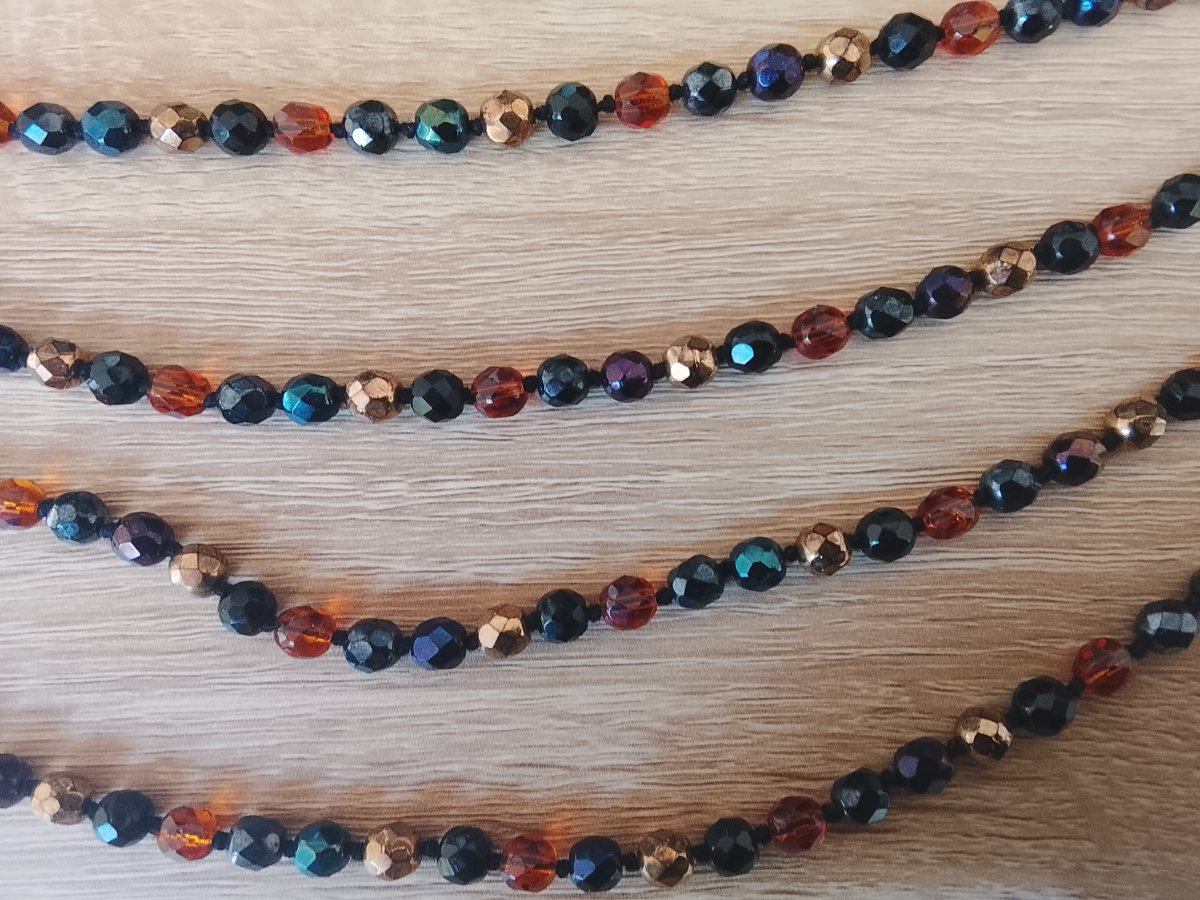 Collier en perles de verres facettées quatre rangs circa 1940-photo-8