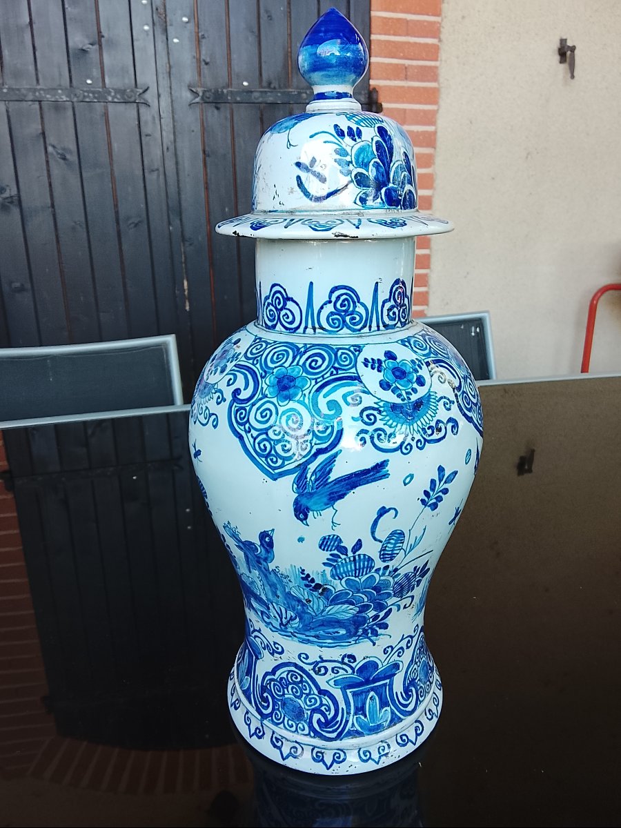 Important 19th-century Delft-style Earthenware Vase