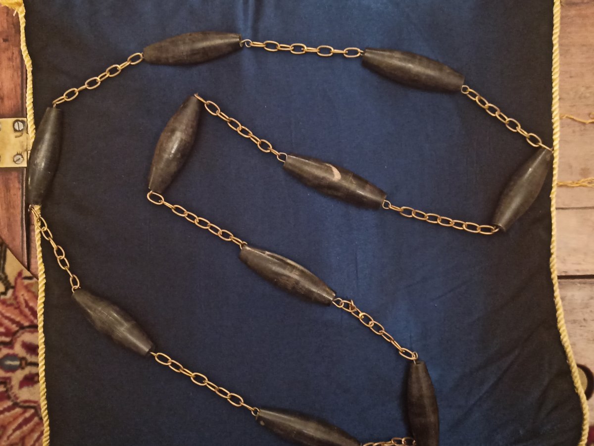 Long Necklace In Horn And Golden Brass