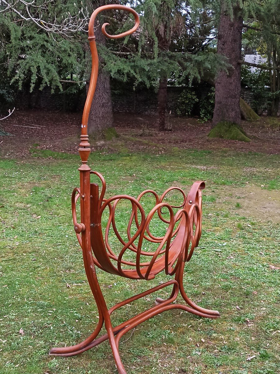 Beautiful Cradle In Turned Wood From Thonet Around 1900-photo-1