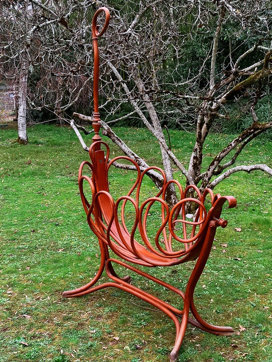 Beau Berceau En Bois Tourné De Thonet Vers 1900