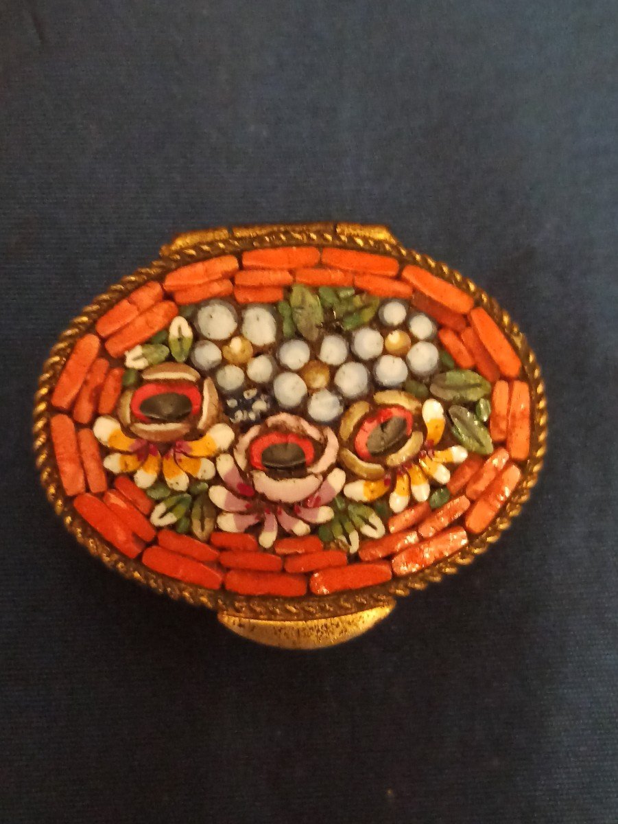 Pill Box In Golden Metal And Micro Mosaic S Circa 1930