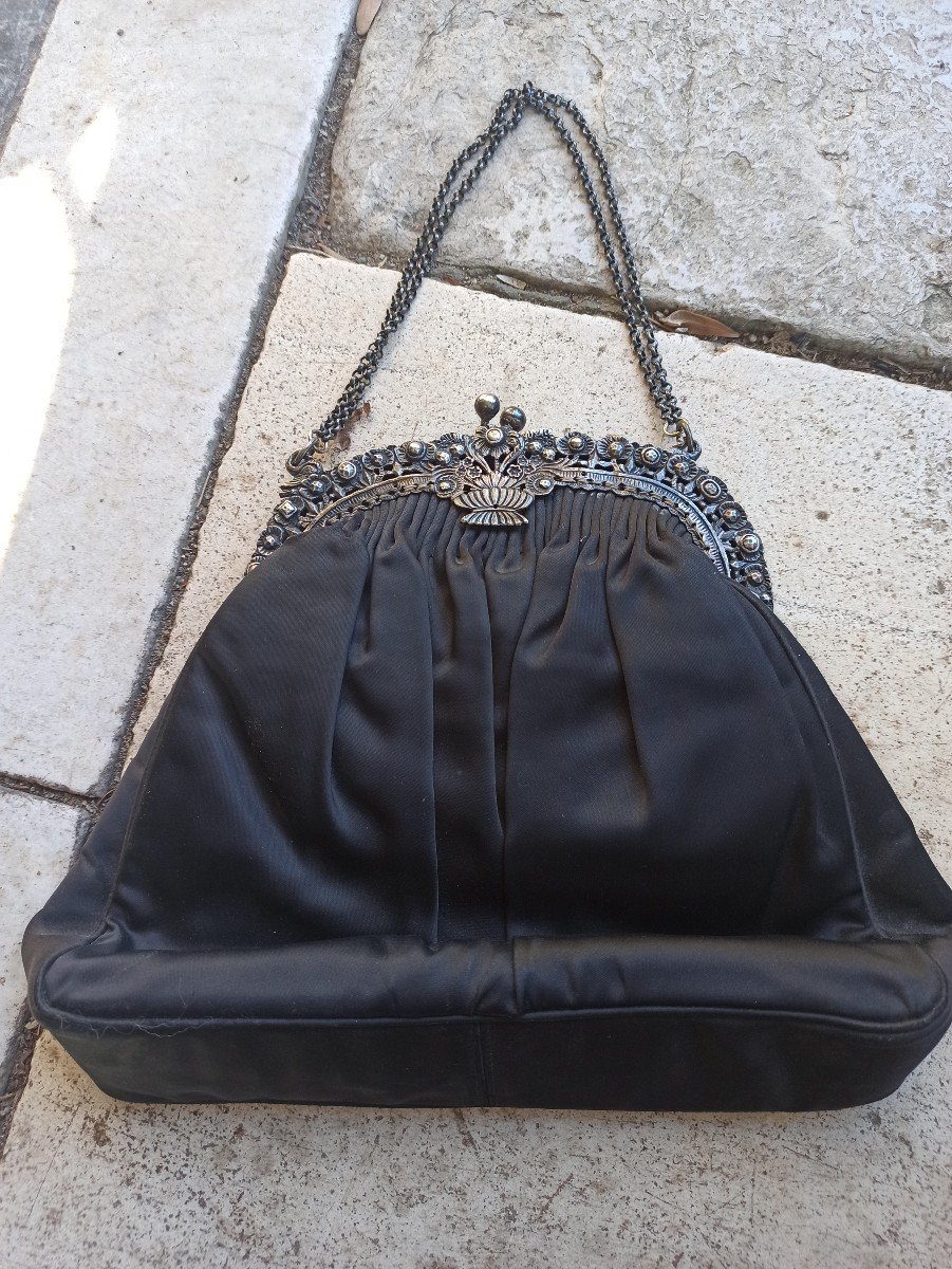 Aumôniere Or Evening Bag In Black Satin And Silver Late Nineteenth