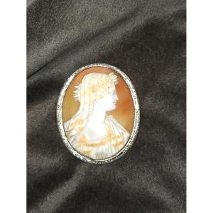 Shell Cameo With Woman's Profile In Antique 19th Century