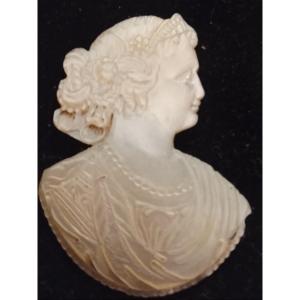 Important Antique Mother-of-pearl Cameo Profile Of A Woman, Meru Work Circa 1830