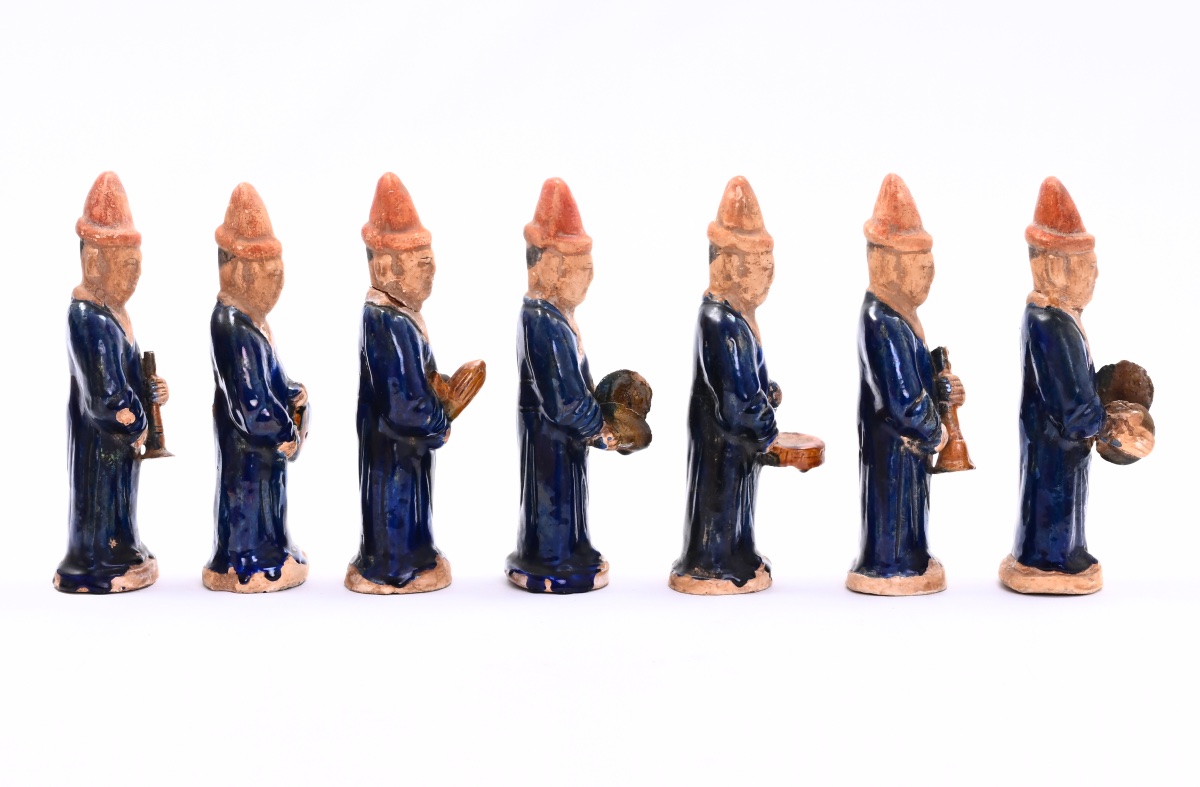 Collection Of Seven Chinese Polychrome Sculptures, Ming Dynasty (1368-1644)-photo-1