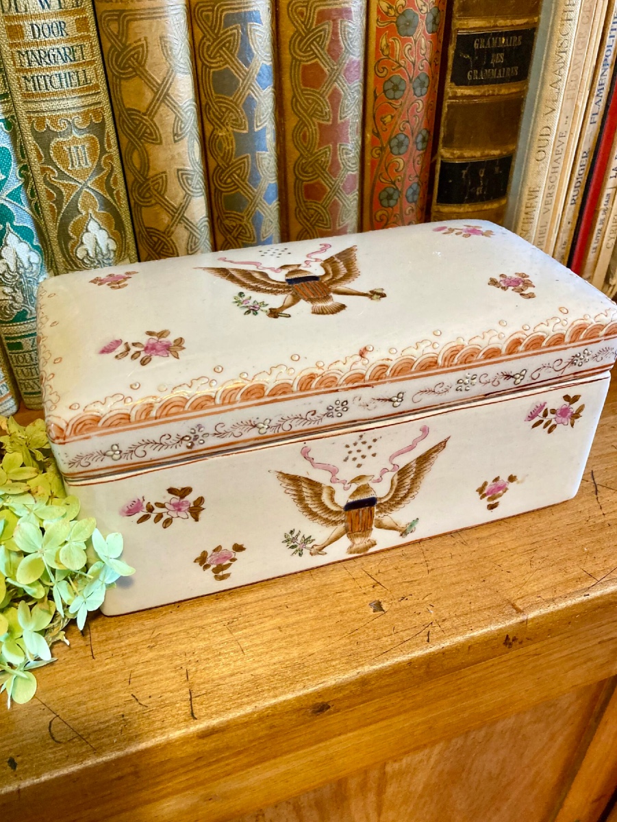 Chinese Famille Rose Porcelain Lidded Box