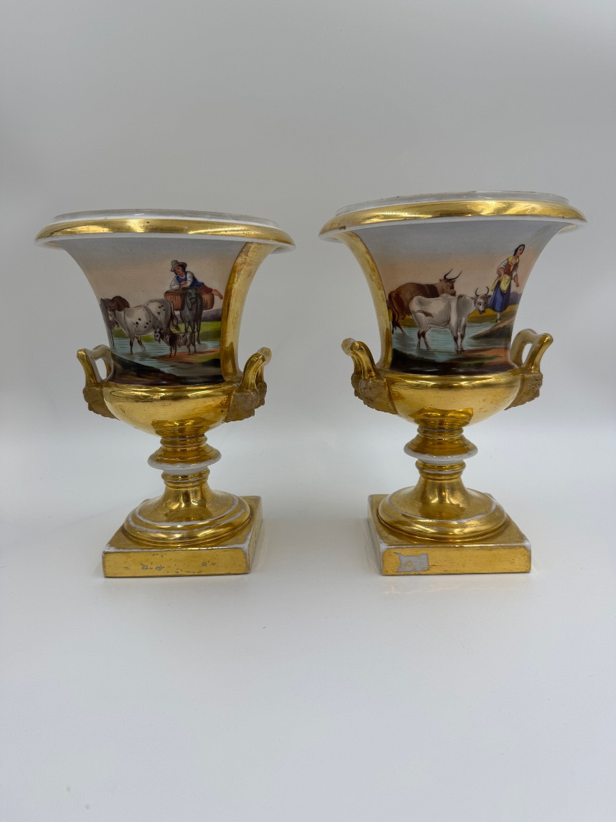 Paire de vases Médicis en porcelaine de Bruxelles (1840-1850)