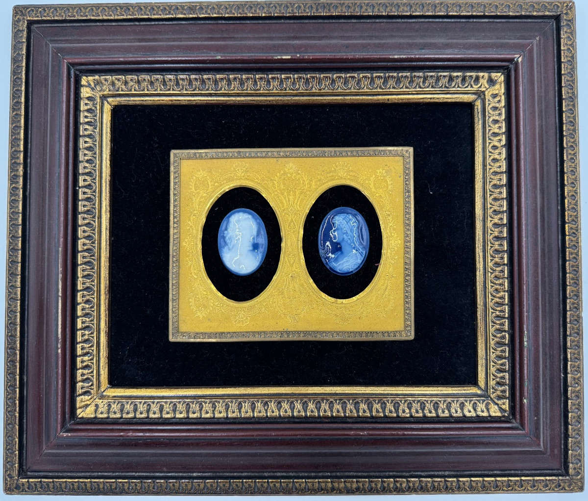 Deux portraits camées encadrés (1880-1900)