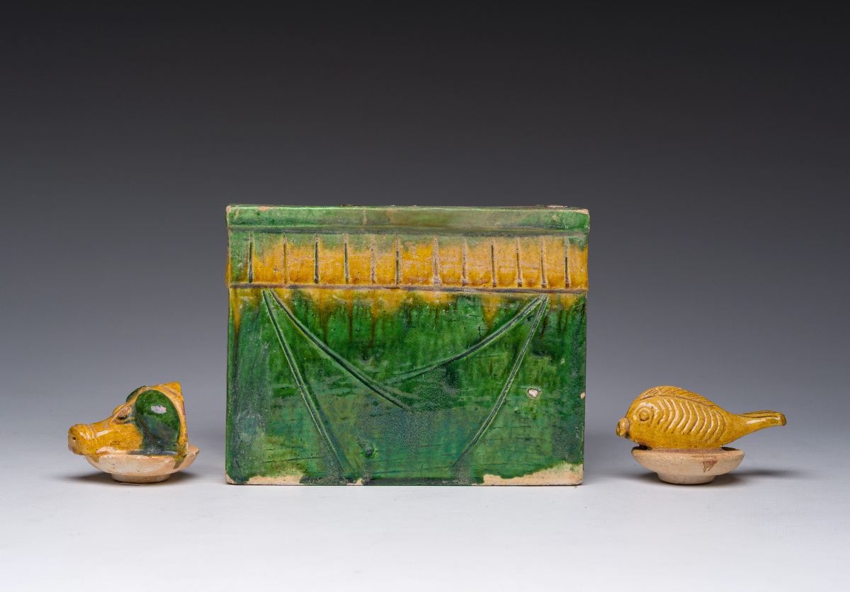 Table d'offrandes chinoise en cancan émaillé, Dynastie Ming (1368-1644)-photo-1