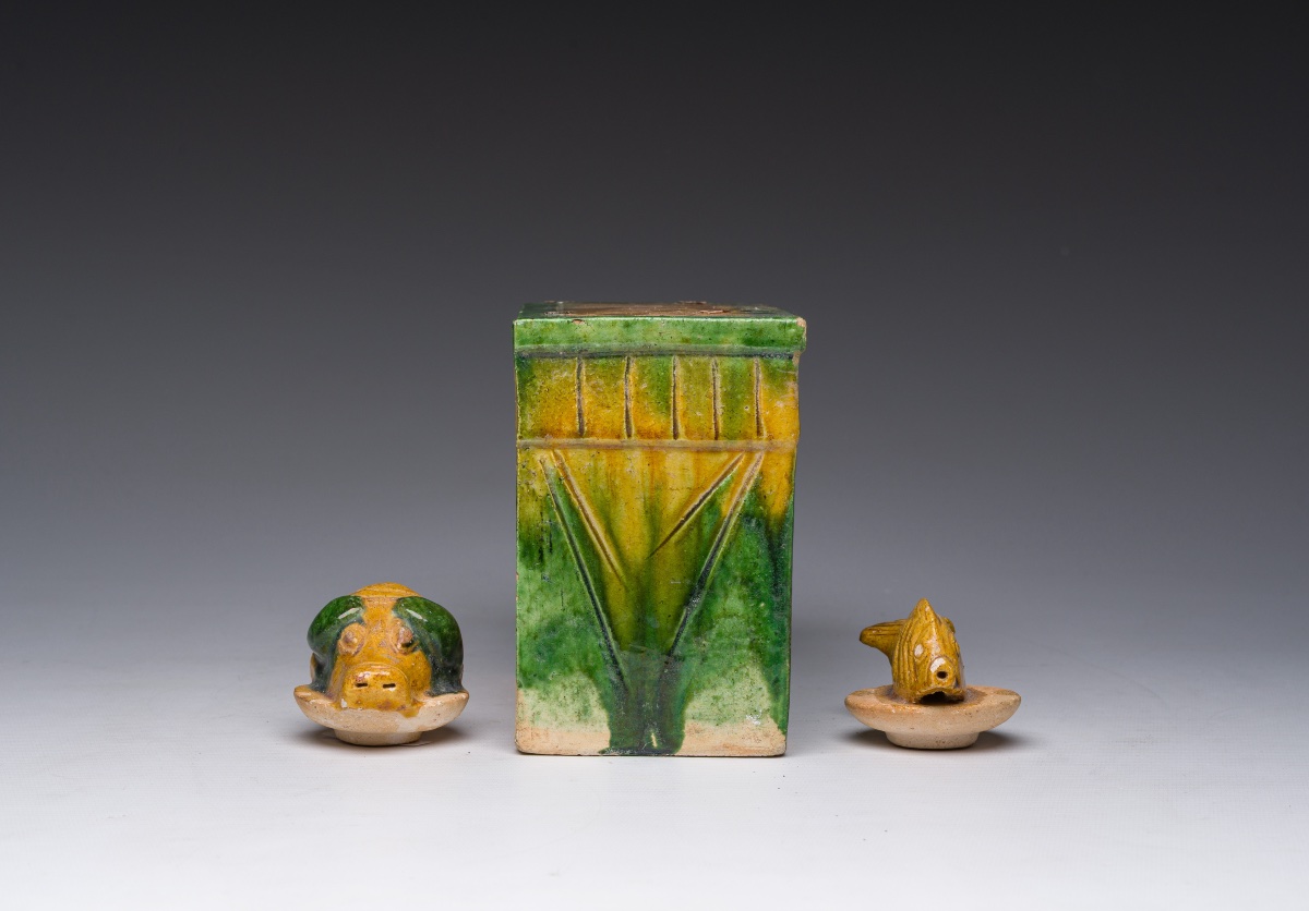 Table d'offrandes chinoise en cancan émaillé, Dynastie Ming (1368-1644)-photo-2