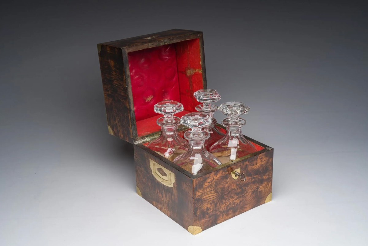 Walnut Burl Wood Liquor Cabinet, France, 1860-1870