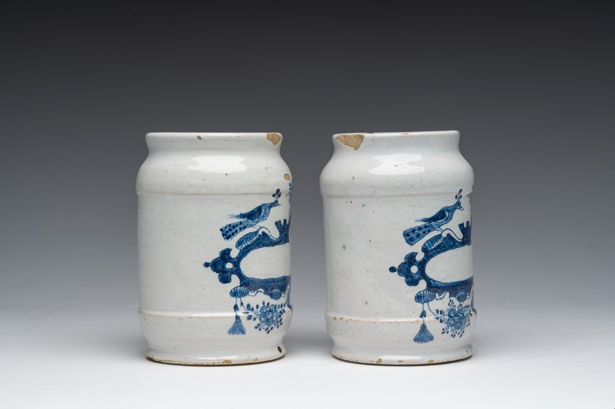 Paire de pots de pharmacie de Delft, « De Porceleyne Schotel », Pays-Bas, 1764-1772-photo-4