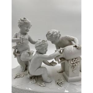Groupe en porcelaine de putti, Volkstedt (1890-1900)