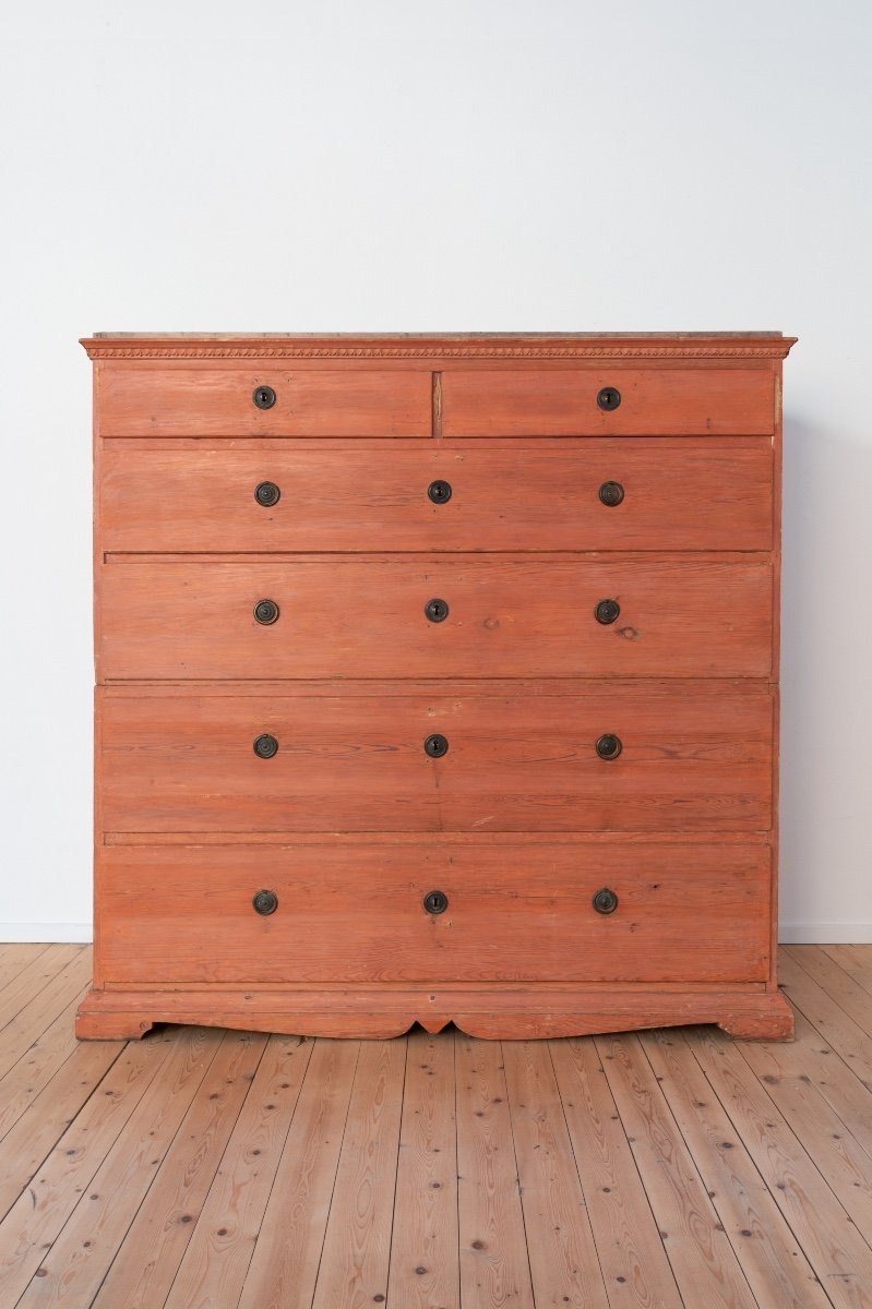 Swedish Chest Of Drawers