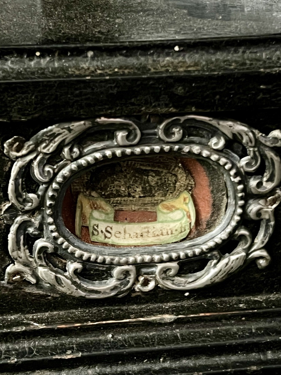 Large Baroque Reliquary Crucifix – Blackened Wood, Silver And Relics Of Saints – 19th Century-photo-4