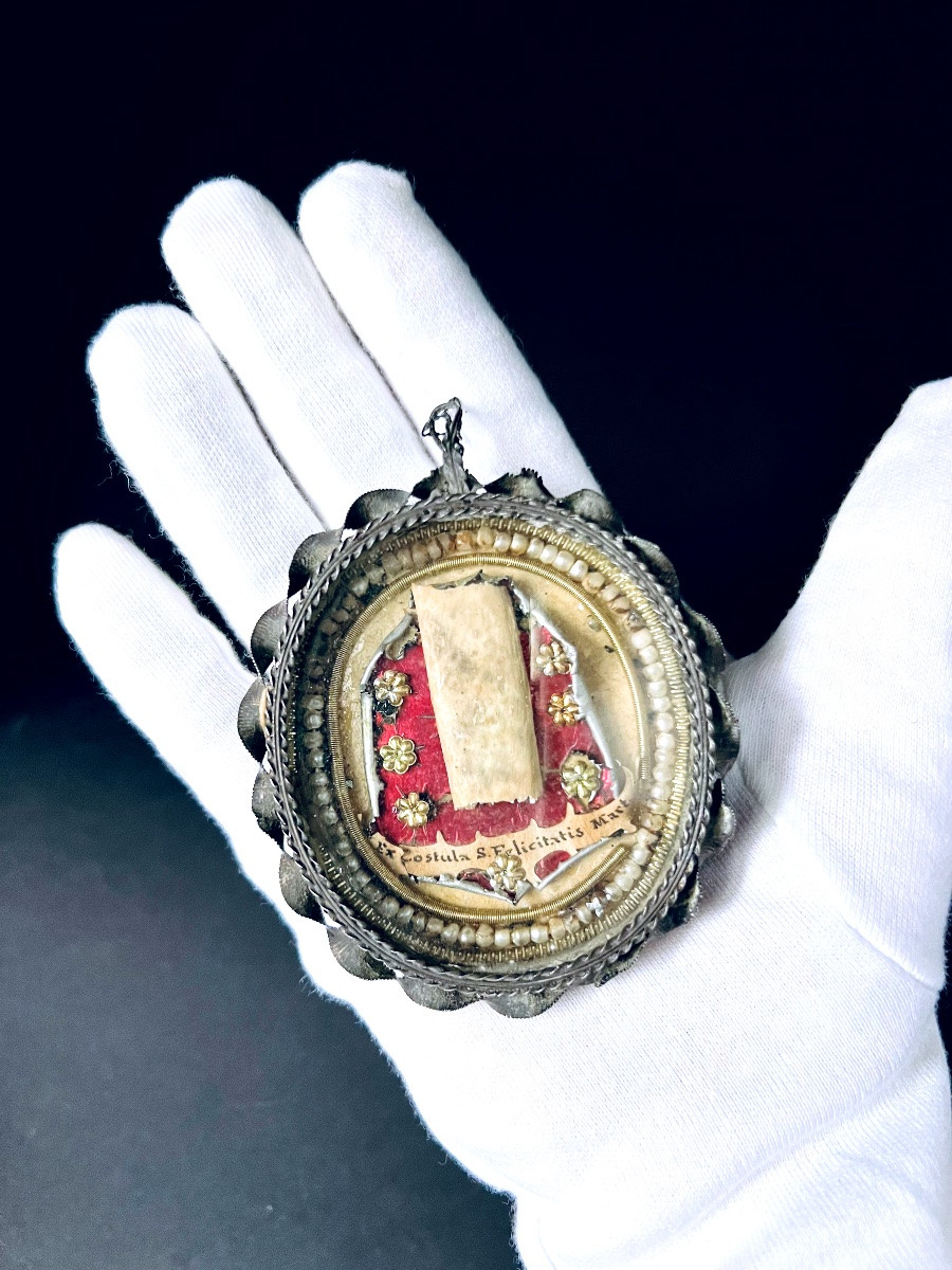 Reliquaire contenant une relique de Sainte Félicité – XVIIIe-photo-3