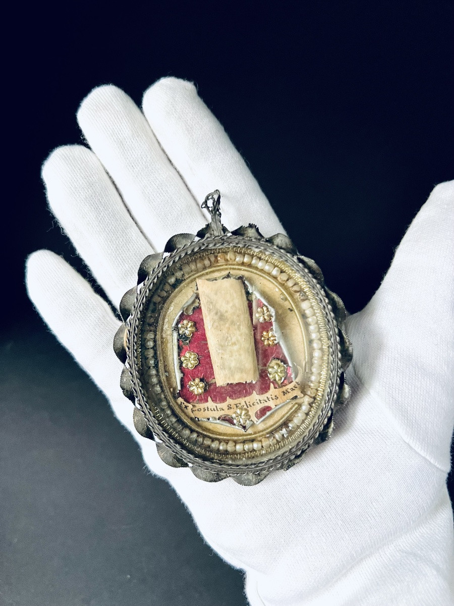 Reliquaire contenant une relique de Sainte Félicité – XVIIIe-photo-2