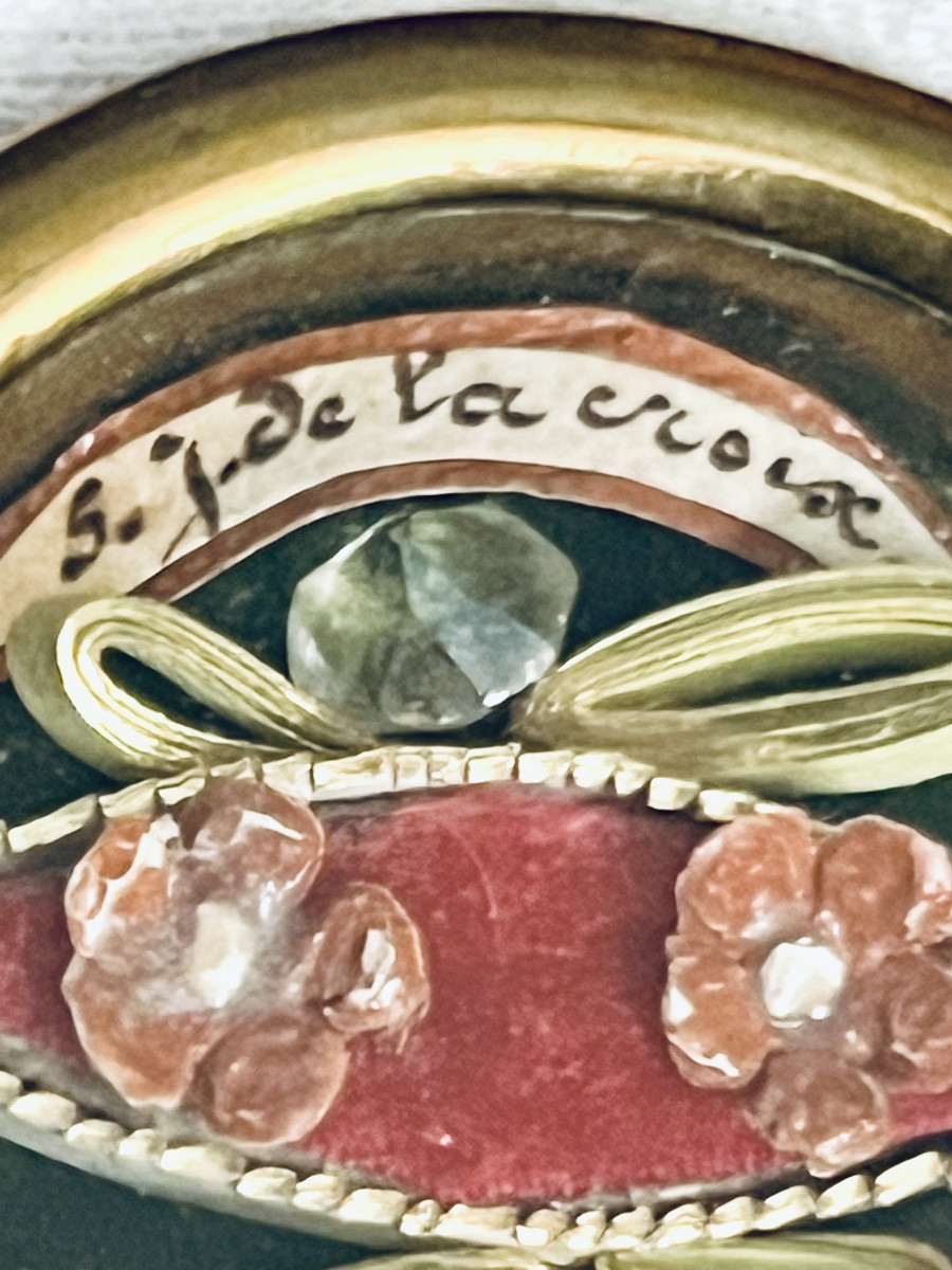 Reliquaire « teca » en laiton doré – XIXe siècle  Contenant trois reliques sacrées-photo-7