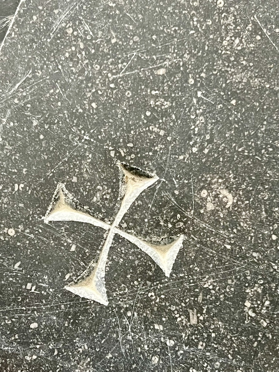Marble Altar Slab With Engraved Cross – Relic Container-photo-5