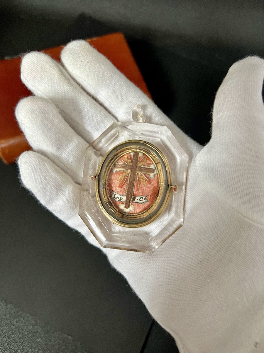 Reliquaire de la Vraie Croix – cristal taillé et papierolles – XIXe siècle-photo-3