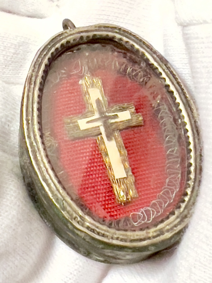 Reliquary Medallion Of The Holy Cross -photo-3