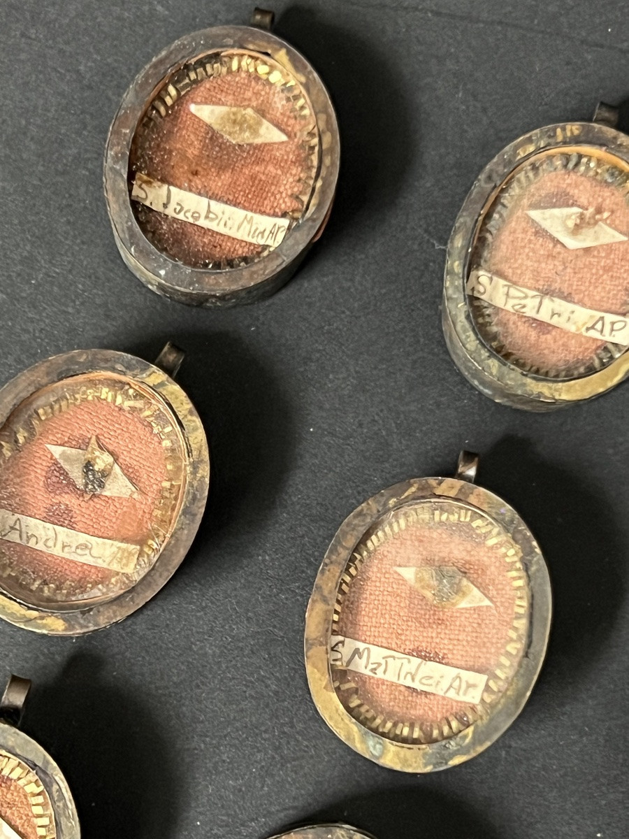 Ensemble de 12 reliquaires des Apôtres, XVIIIe – début XIXe siècle-photo-2