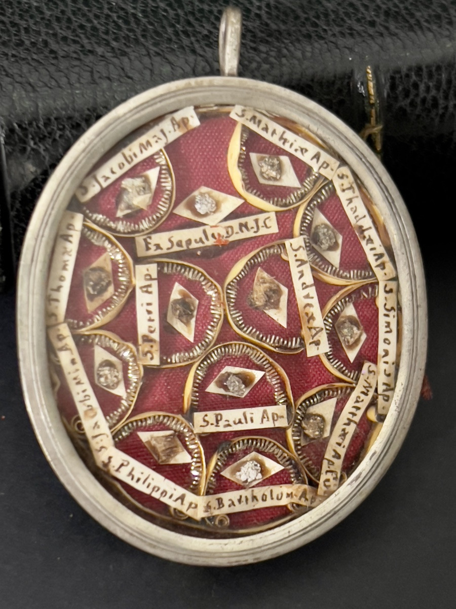 Reliquaire des Douze Apôtres et du Saint Sépulcre de Jésus-Christ-photo-1