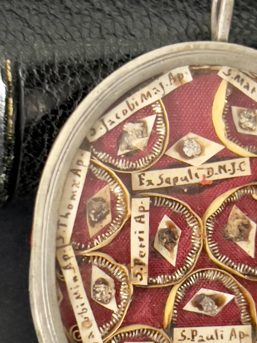 Reliquaire des Douze Apôtres et du Saint Sépulcre de Jésus-Christ-photo-2