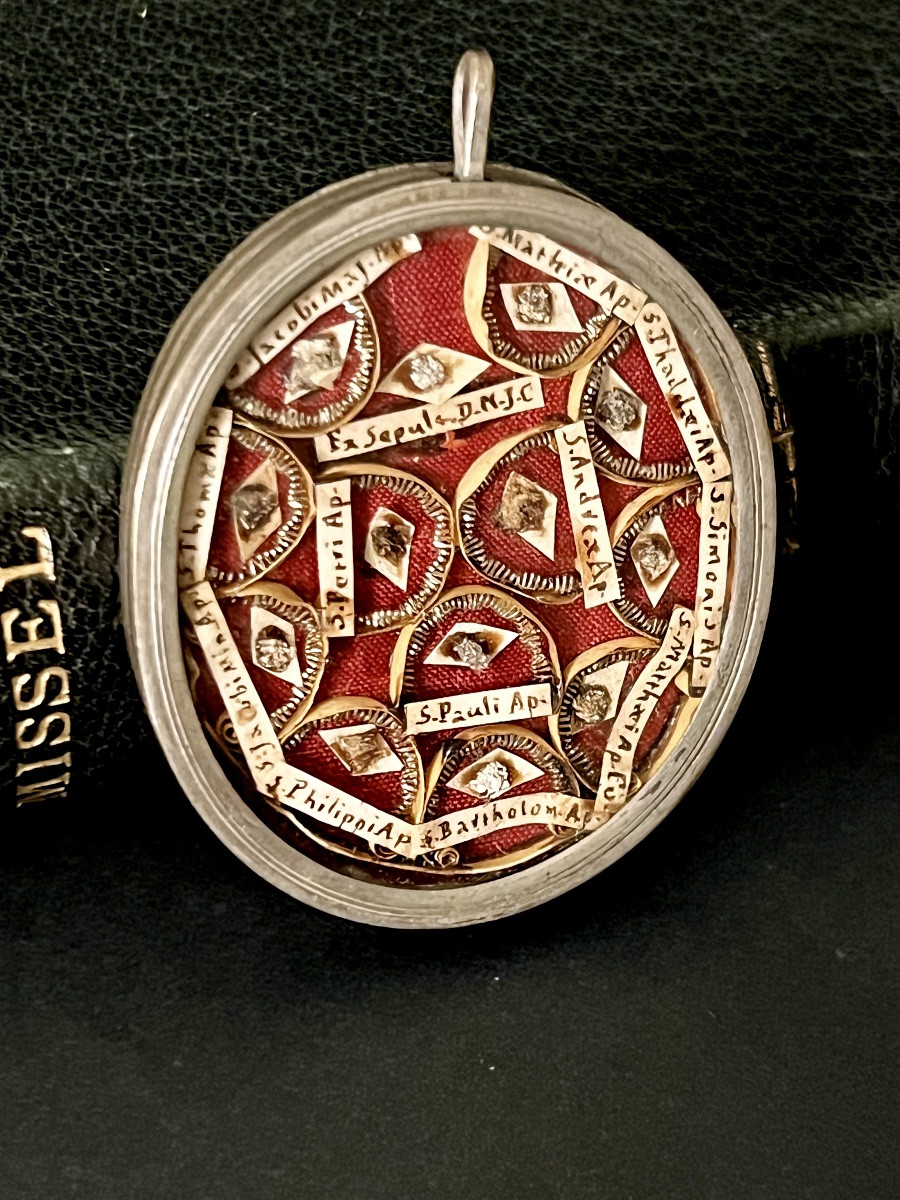 Reliquaire des Douze Apôtres et du Saint Sépulcre de Jésus-Christ