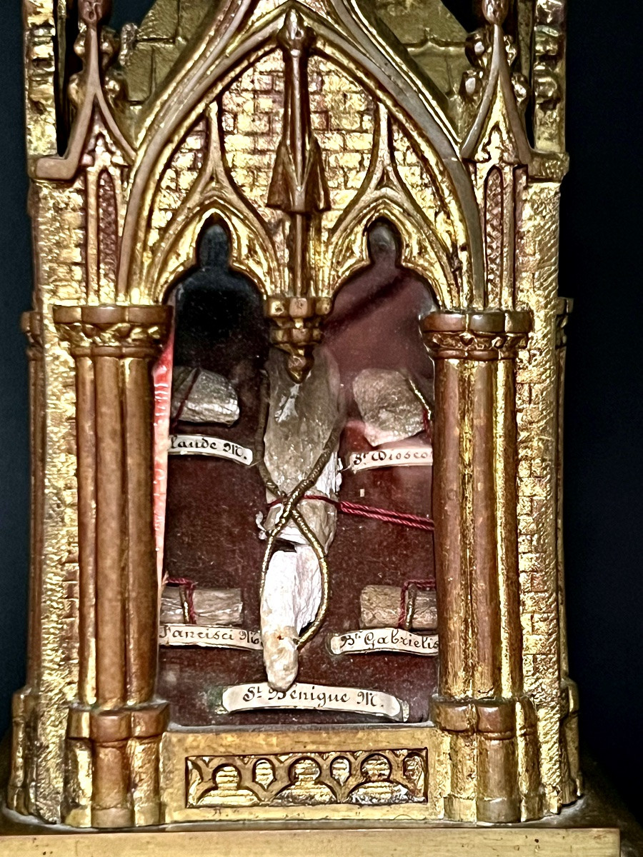 Reliquaire-chapelle néogothique en bronze doré, XIXᵉ siècle-photo-2