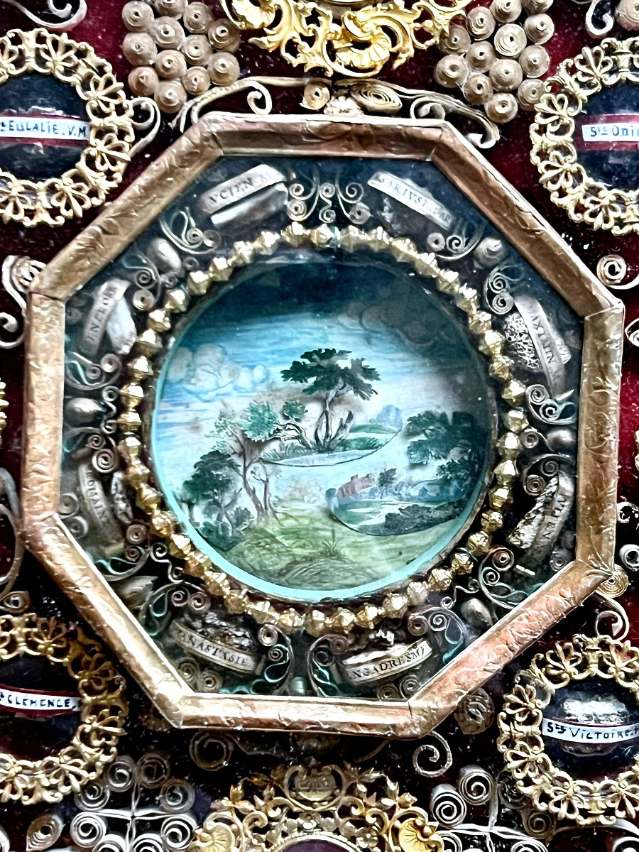 Important Reliquary Frame With Paper Filigree – 35 Relics – 19th-century Convent Work-photo-3