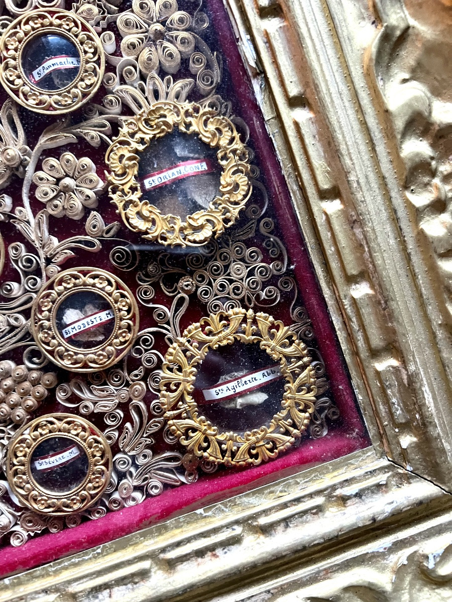 Important Reliquary Frame With Paper Filigree – 35 Relics – 19th-century Convent Work-photo-4
