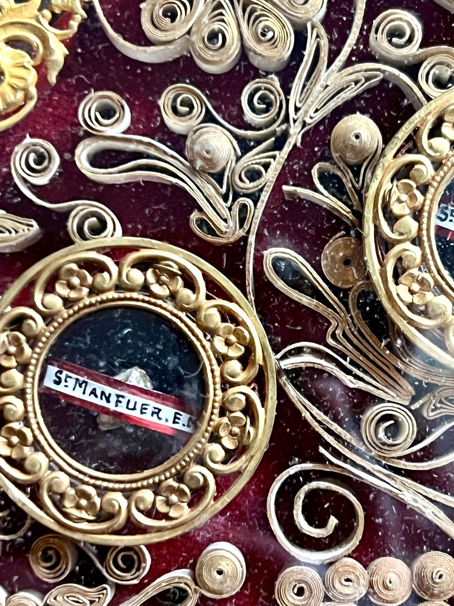 Important Reliquary Frame With Paper Filigree – 35 Relics – 19th-century Convent Work-photo-6
