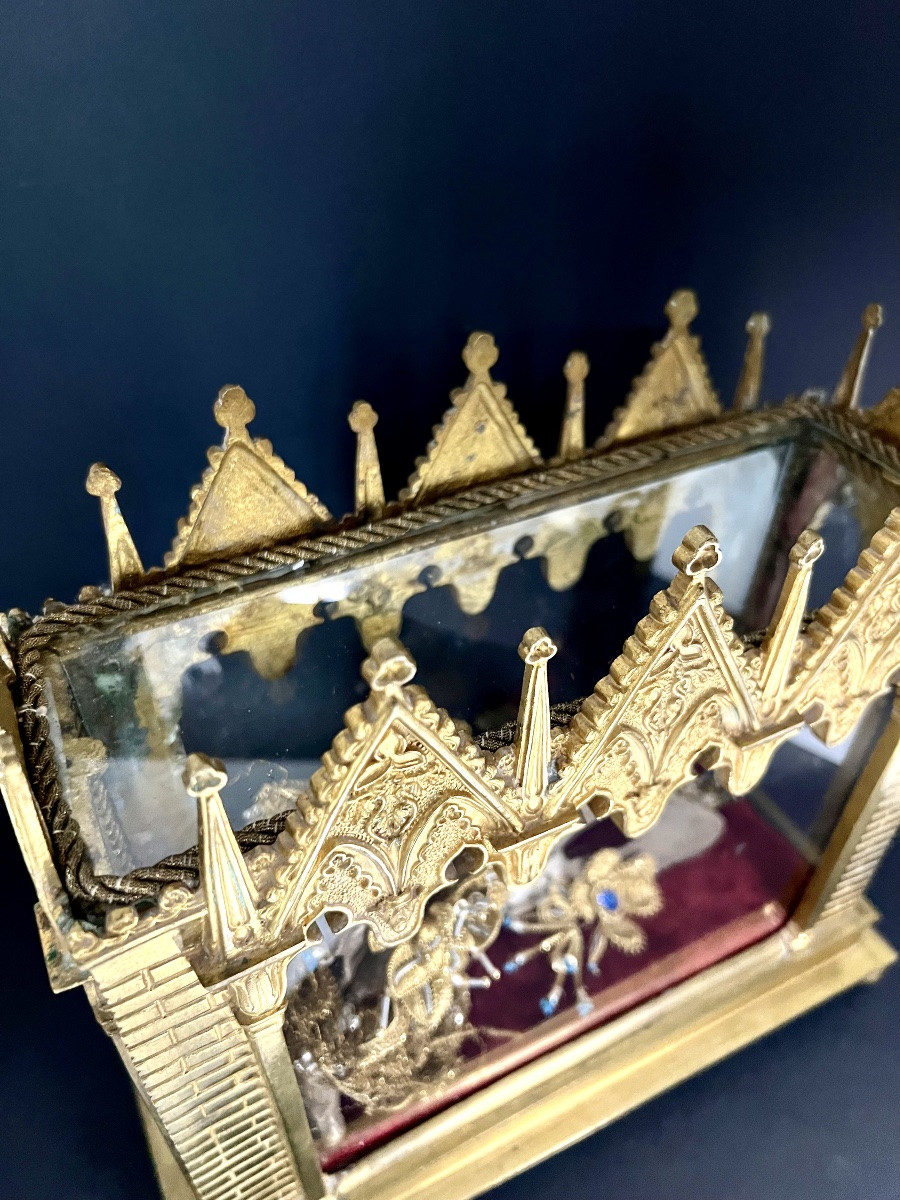 Chasse reliquaire néogothique contenant une relique de Saint Barthélemy – XIXe siècle - France-photo-3