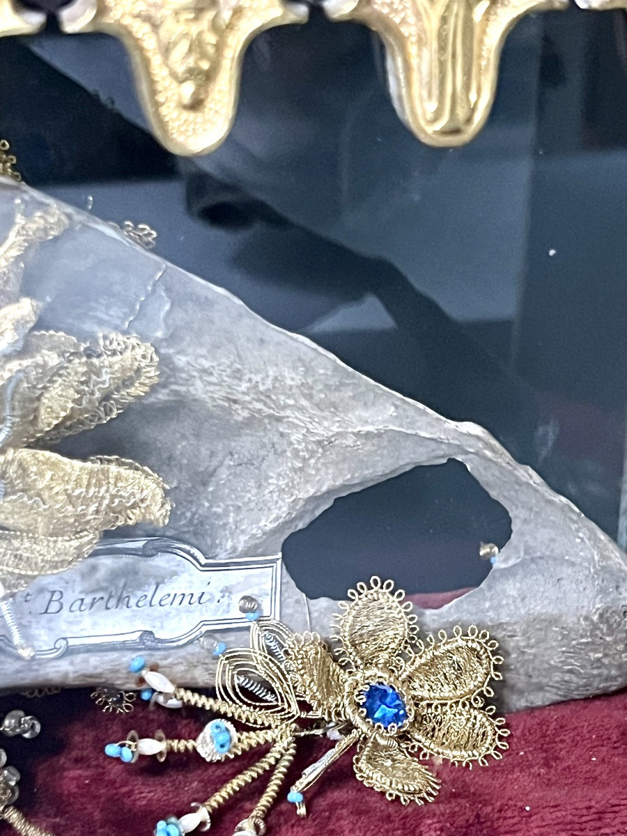 Chasse reliquaire néogothique contenant une relique de Saint Barthélemy – XIXe siècle - France-photo-7
