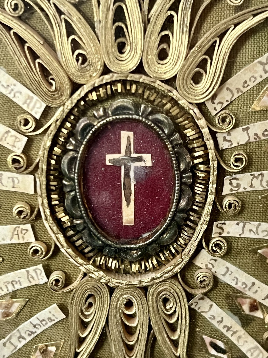 Oval Reliquary - Relic Of The Holy Cross And Relics Of The Twelve Apostles-photo-1