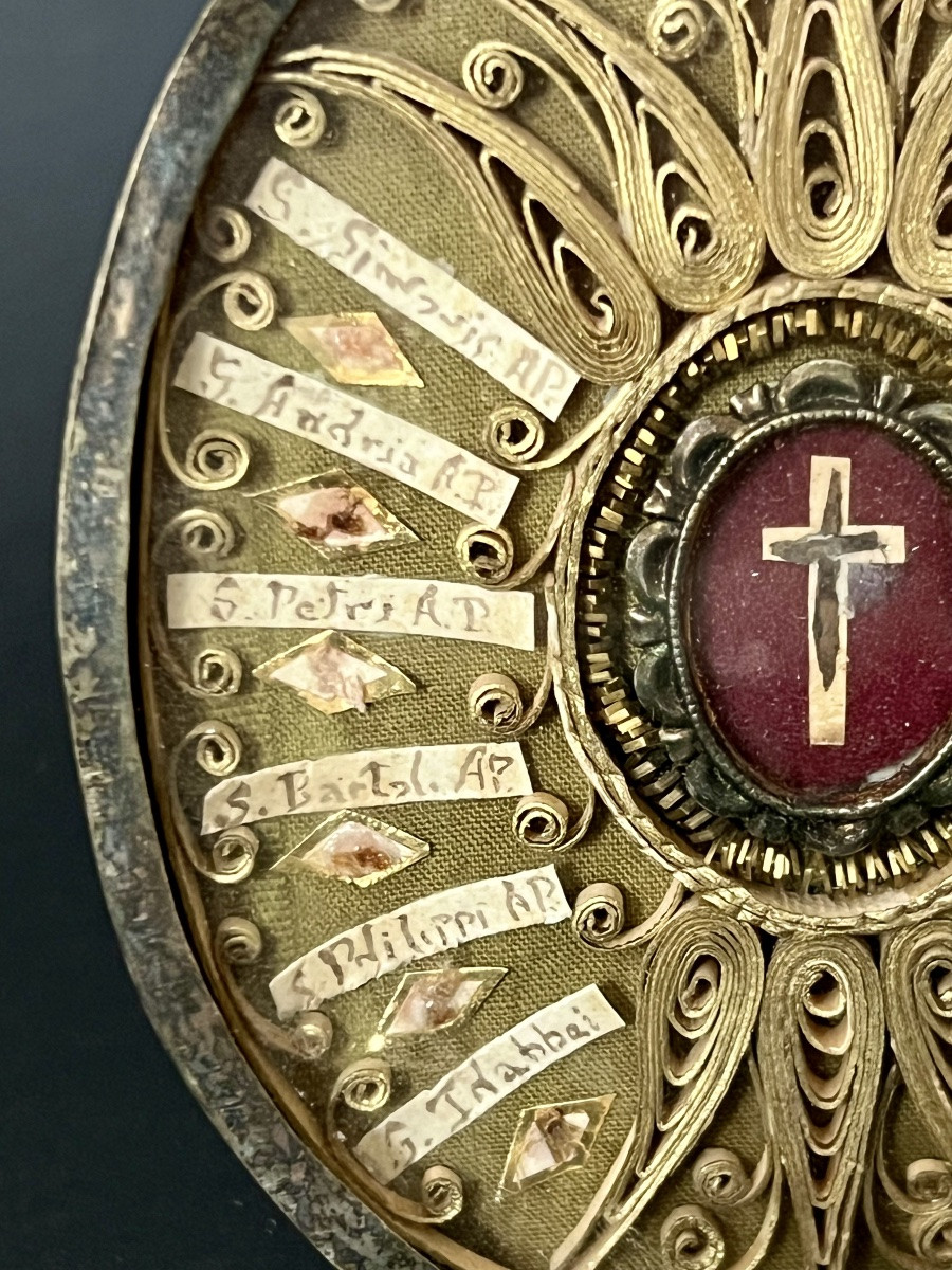Oval Reliquary - Relic Of The Holy Cross And Relics Of The Twelve Apostles-photo-5