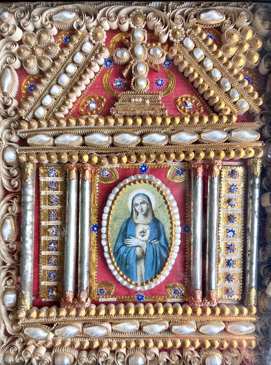 Cadre reliquaire (24 reliques) , travail monastique en paperolles, XVIIIe siècle.-photo-2