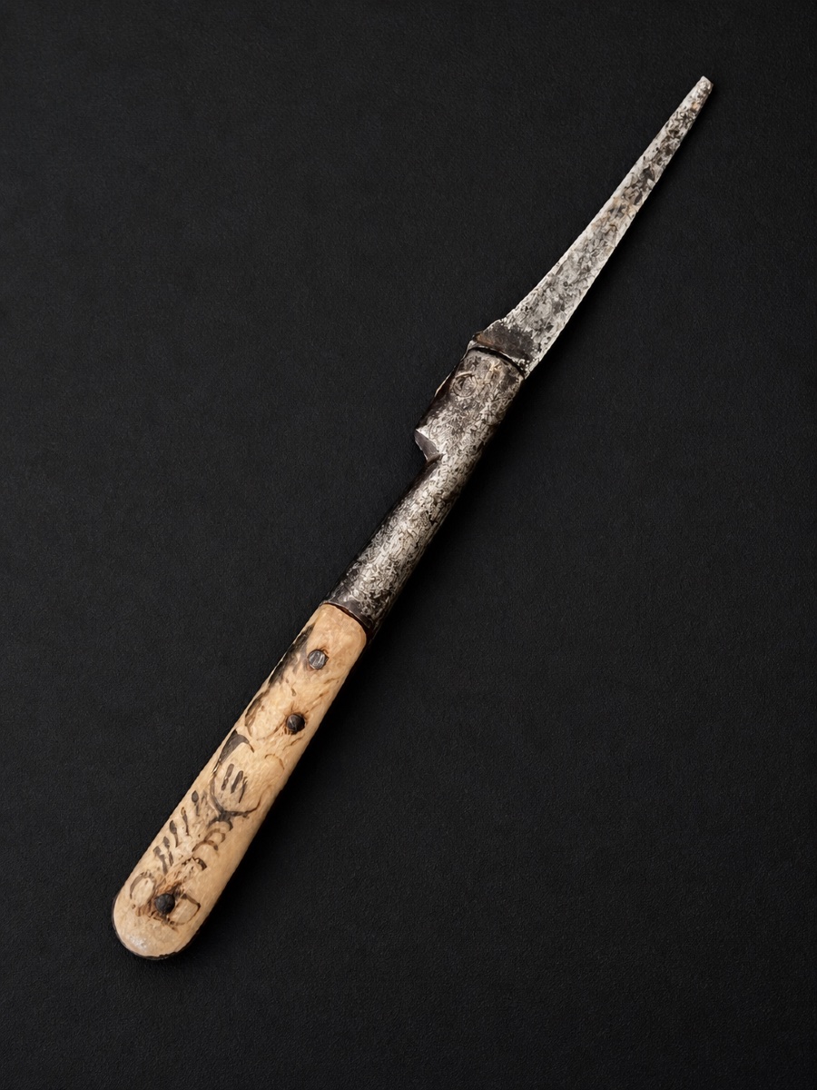 Antique Folding Knife With Engraved Bone Handle - 18th Century-photo-1
