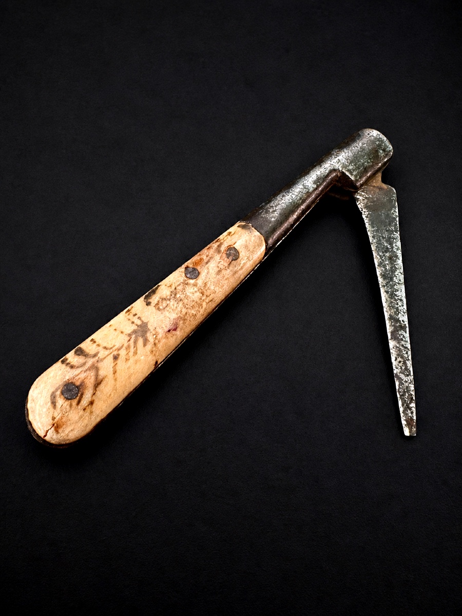 Antique Folding Knife With Engraved Bone Handle - 18th Century