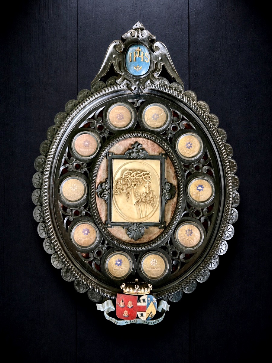 Exceptional Reliquary Frame With Relics From The Passion Of Christ And The Holy Places
