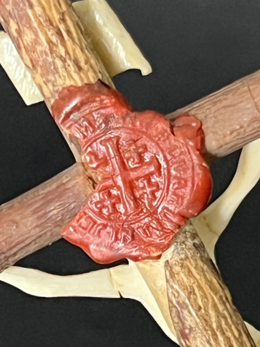 Crucifix-reliquaire de pèlerinage en bois d’olivier de Terre Sainte-photo-5